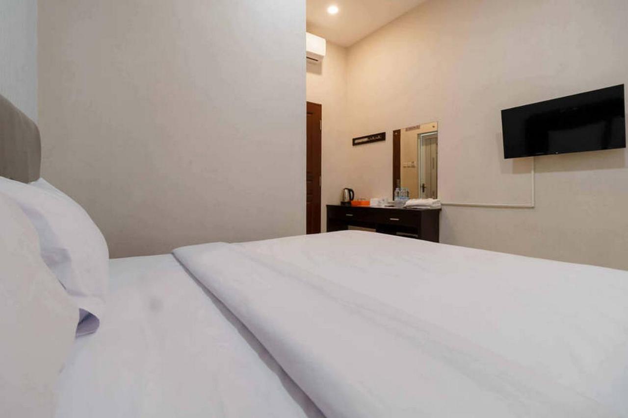 Reddoorz At Seindo Hotel Medan Sunggal Экстерьер фото