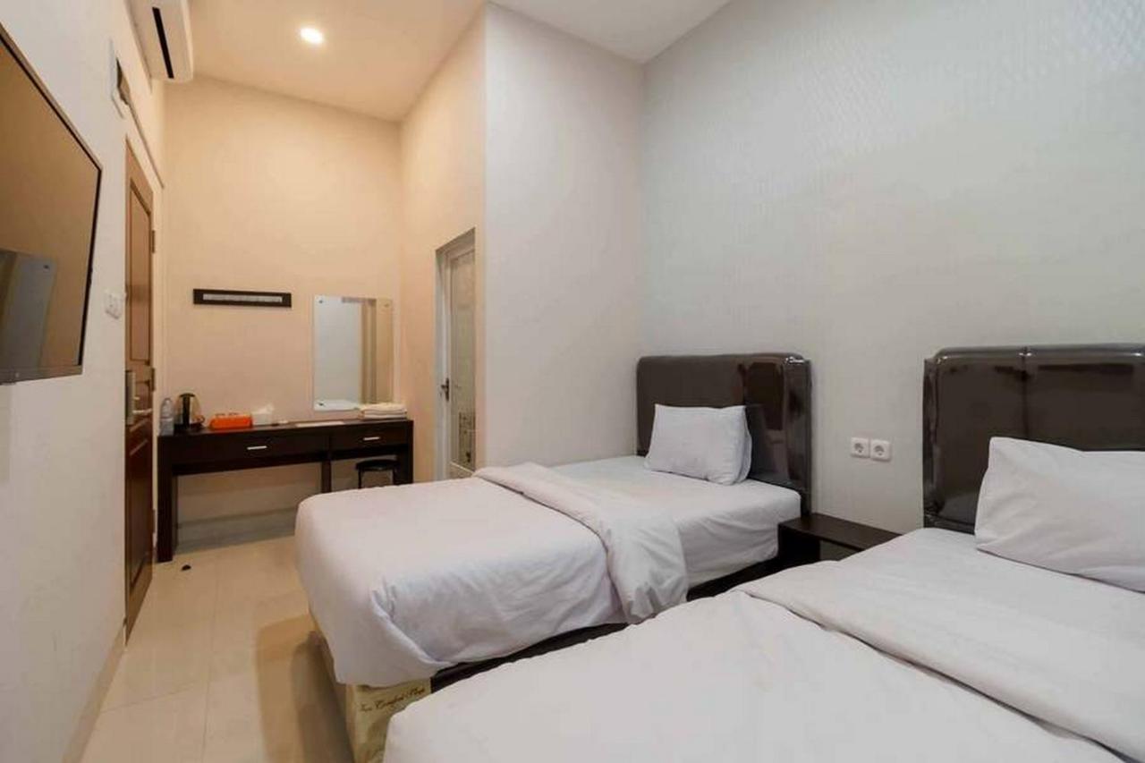 Reddoorz At Seindo Hotel Medan Sunggal Экстерьер фото